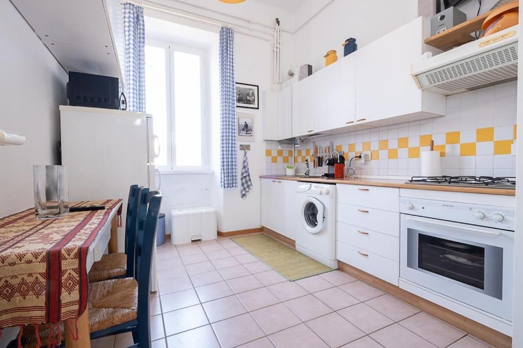 Ht Mama Bilo Vatican Area Appartement
